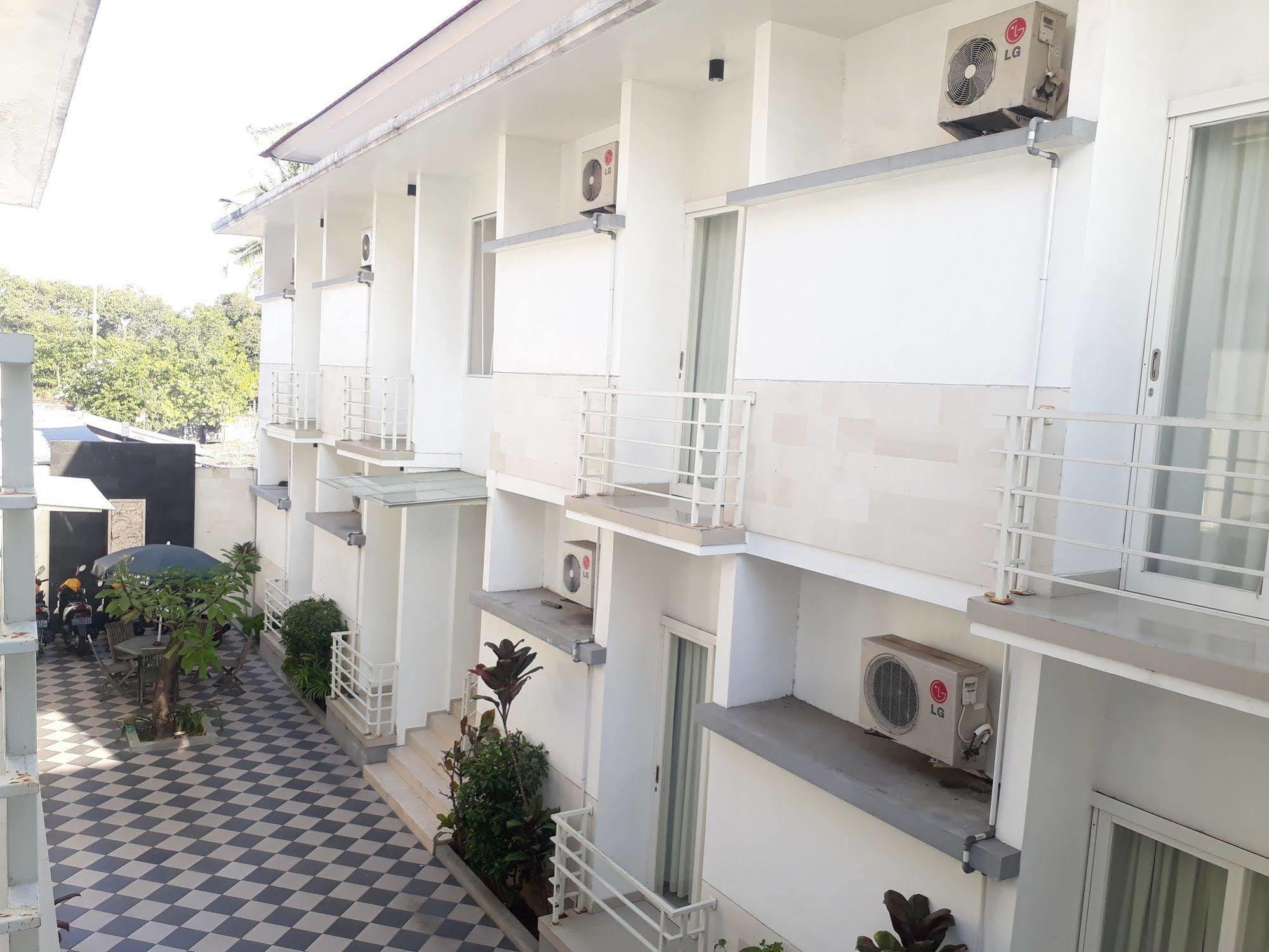 Kubu Anyar Hotel Kuta Lombok Buitenkant foto